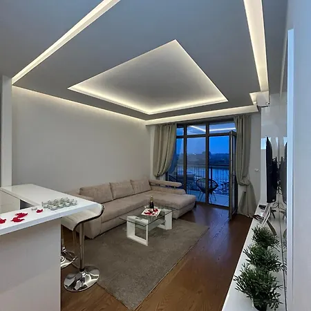 Bw Lux - Waterfront Apartment *